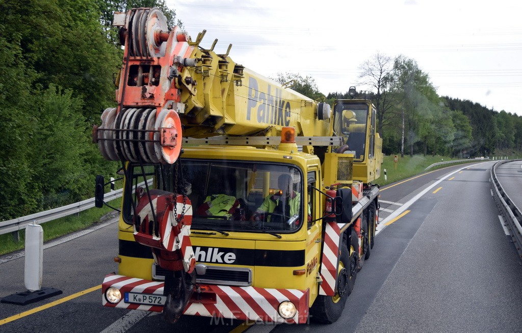 VU Gefahrgut LKW umgestuerzt A 4 Rich Koeln Hoehe AS Gummersbach P022.JPG - Miklos Laubert